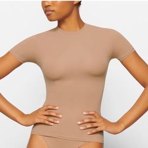 Skims Fits Everybody Tee Shirt (Mauve/Pink Color)